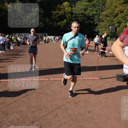 27.09.2026 - 35. Volkslauf durch das schöne Alstertal Strokosch-Dieckow http://msf.ph/oto/10584513 27.09.2026 11:51:36 Ziel 1486, 1499, 1500, 1507, 1519 meine-sportfotos.de