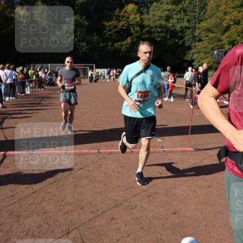 27.09.2026 - 35. Volkslauf durch das schöne Alstertal Strokosch-Dieckow http://msf.ph/oto/10584515 27.09.2026 11:51:36 Ziel 1486, 1499, 1500, 1507, 1519 meine-sportfotos.de