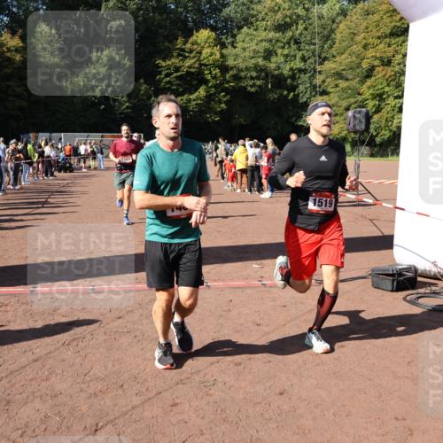 27.09.2026 - 35. Volkslauf durch das schöne Alstertal Strokosch-Dieckow http://msf.ph/oto/10584531 27.09.2026 11:51:33 Ziel 1486, 1499, 1500, 1507, 1519 meine-sportfotos.de