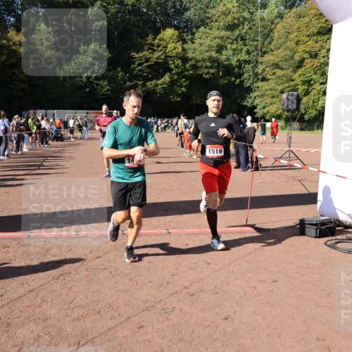 27.09.2026 - 35. Volkslauf durch das schöne Alstertal Strokosch-Dieckow http://msf.ph/oto/10584545 27.09.2026 11:51:32 Ziel 1486, 1499, 1500, 1507, 1519 meine-sportfotos.de