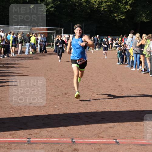 27.09.2026 - 35. Volkslauf durch das schöne Alstertal Strokosch-Dieckow http://msf.ph/oto/10584557 27.09.2026 11:35:47 Ziel 1430, 3300 meine-sportfotos.de