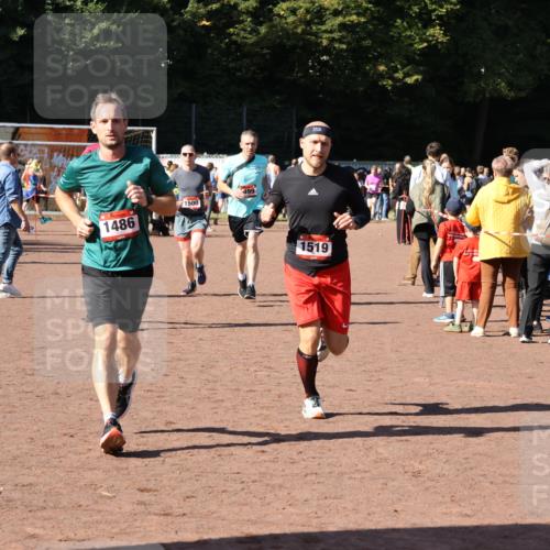 27.09.2026 - 35. Volkslauf durch das schöne Alstertal Strokosch-Dieckow http://msf.ph/oto/10584558 27.09.2026 11:51:30 Ziel 1486, 1499, 1500, 1507, 1519 meine-sportfotos.de
