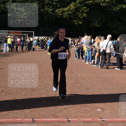 27.09.2026 - 35. Volkslauf durch das schöne Alstertal Strokosch-Dieckow http://msf.ph/oto/10584568 27.09.2026 11:35:42 Ziel 1430, 3181, 3416 meine-sportfotos.de