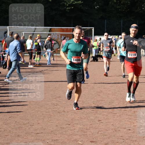 27.09.2026 - 35. Volkslauf durch das schöne Alstertal Strokosch-Dieckow http://msf.ph/oto/10584569 27.09.2026 11:51:29 Ziel 1486, 1496, 1499, 1500, 1507, 1519 meine-sportfotos.de