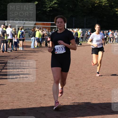 27.09.2026 - 35. Volkslauf durch das schöne Alstertal Strokosch-Dieckow http://msf.ph/oto/10584602 27.09.2026 11:35:30 Ziel 1429, 3131, 3271, 3303 meine-sportfotos.de
