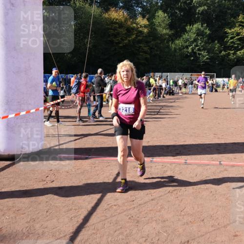 27.09.2026 - 35. Volkslauf durch das schöne Alstertal Strokosch-Dieckow http://msf.ph/oto/10584626 27.09.2026 11:51:21 Ziel 1129, 1492, 1496, 3023, 3218 meine-sportfotos.de