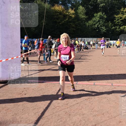 27.09.2026 - 35. Volkslauf durch das schöne Alstertal Strokosch-Dieckow http://msf.ph/oto/10584627 27.09.2026 11:51:21 Ziel 1129, 1492, 1496, 3023, 3218 meine-sportfotos.de