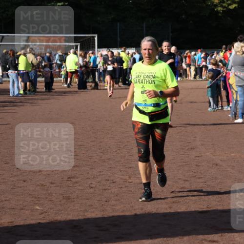 27.09.2026 - 35. Volkslauf durch das schöne Alstertal Strokosch-Dieckow http://msf.ph/oto/10584638 27.09.2026 11:35:21 Ziel 1429, 3271, 3349 meine-sportfotos.de