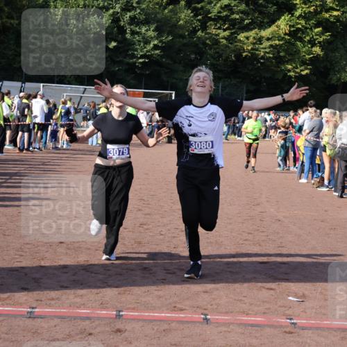 27.09.2026 - 35. Volkslauf durch das schöne Alstertal Strokosch-Dieckow http://msf.ph/oto/10584642 27.09.2026 11:35:14 Ziel 3079, 3080, 3349 meine-sportfotos.de