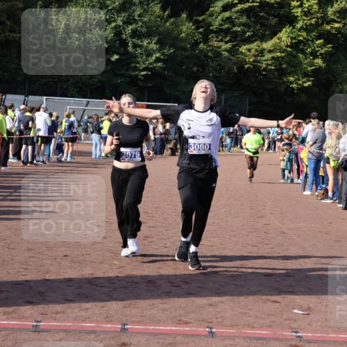 27.09.2026 - 35. Volkslauf durch das schöne Alstertal Strokosch-Dieckow http://msf.ph/oto/10584651 27.09.2026 11:35:14 Ziel 3079, 3080, 3349 meine-sportfotos.de