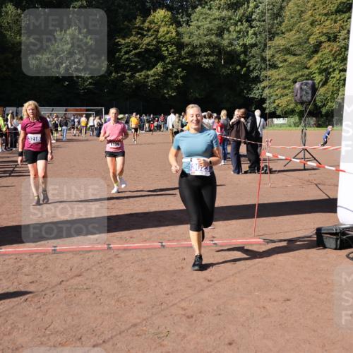 27.09.2026 - 35. Volkslauf durch das schöne Alstertal Strokosch-Dieckow http://msf.ph/oto/10584665 27.09.2026 11:51:18 Ziel 1129, 1492, 1496, 3023, 3218 meine-sportfotos.de