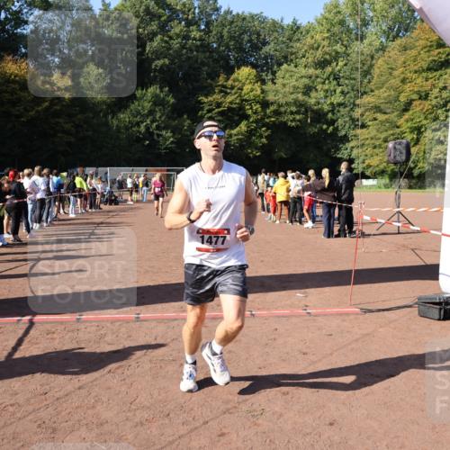 27.09.2026 - 35. Volkslauf durch das schöne Alstertal Strokosch-Dieckow http://msf.ph/oto/10584687 27.09.2026 11:51:12 Ziel 1129, 1477, 3023, 3218 meine-sportfotos.de