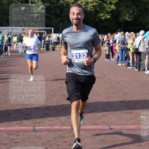 27.09.2026 - 35. Volkslauf durch das schöne Alstertal Strokosch-Dieckow http://msf.ph/oto/10584688 27.09.2026 11:35:05 Ziel 3132, 3244, 3999 meine-sportfotos.de