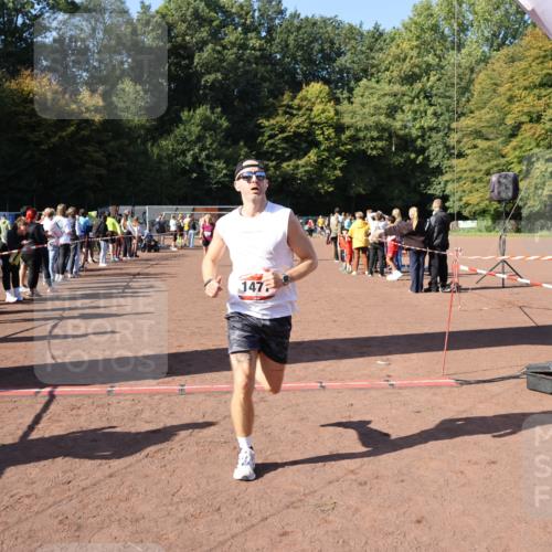27.09.2026 - 35. Volkslauf durch das schöne Alstertal Strokosch-Dieckow http://msf.ph/oto/10584691 27.09.2026 11:51:12 Ziel 1129, 1477, 3023, 3218 meine-sportfotos.de