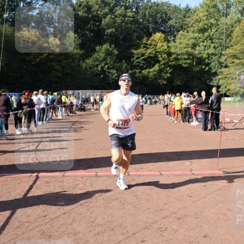27.09.2026 - 35. Volkslauf durch das schöne Alstertal Strokosch-Dieckow http://msf.ph/oto/10584699 27.09.2026 11:51:11 Ziel 1477, 3023, 3218 meine-sportfotos.de