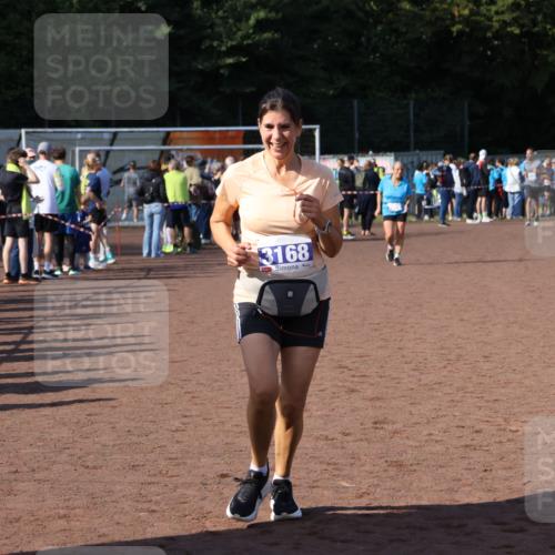 27.09.2026 - 35. Volkslauf durch das schöne Alstertal Strokosch-Dieckow http://msf.ph/oto/10584725 27.09.2026 11:34:50 Ziel 3168, 3279 meine-sportfotos.de