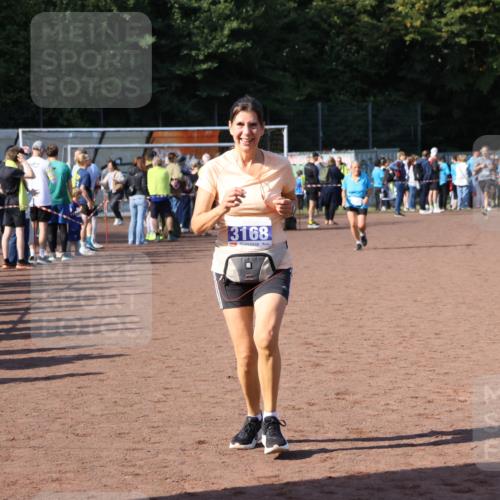 27.09.2026 - 35. Volkslauf durch das schöne Alstertal Strokosch-Dieckow http://msf.ph/oto/10584741 27.09.2026 11:34:50 Ziel 3168, 3279 meine-sportfotos.de