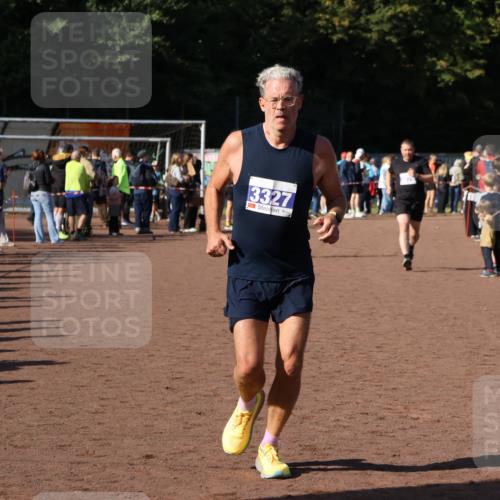 27.09.2026 - 35. Volkslauf durch das schöne Alstertal Strokosch-Dieckow http://msf.ph/oto/10584753 27.09.2026 11:34:41 Ziel 3127, 3279, 3327 meine-sportfotos.de