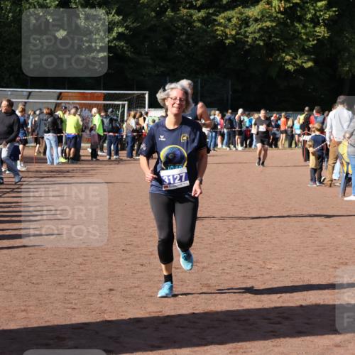 27.09.2026 - 35. Volkslauf durch das schöne Alstertal Strokosch-Dieckow http://msf.ph/oto/10584763 27.09.2026 11:34:38 Ziel 3127, 3279, 3327, 3429 meine-sportfotos.de