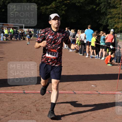 27.09.2026 - 35. Volkslauf durch das schöne Alstertal Strokosch-Dieckow http://msf.ph/oto/10584803 27.09.2026 11:34:20 Ziel 1427 meine-sportfotos.de