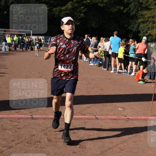 27.09.2026 - 35. Volkslauf durch das schöne Alstertal Strokosch-Dieckow http://msf.ph/oto/10584804 27.09.2026 11:34:20 Ziel 1427 meine-sportfotos.de