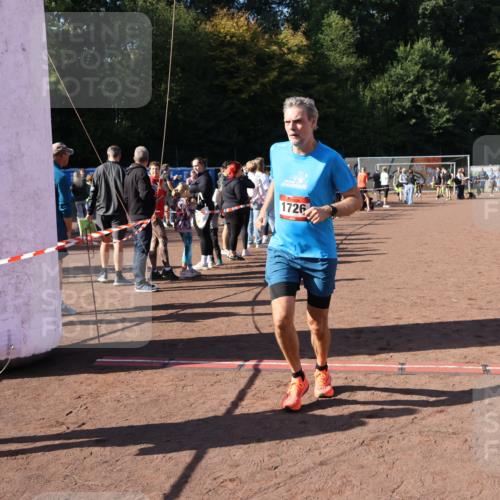 27.09.2026 - 35. Volkslauf durch das schöne Alstertal Strokosch-Dieckow http://msf.ph/oto/10584809 27.09.2026 11:50:33 Ziel 1468, 1726 meine-sportfotos.de