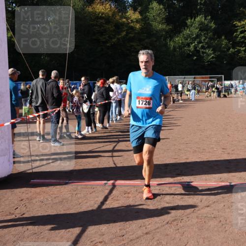 27.09.2026 - 35. Volkslauf durch das schöne Alstertal Strokosch-Dieckow http://msf.ph/oto/10584814 27.09.2026 11:50:33 Ziel 1468, 1726 meine-sportfotos.de