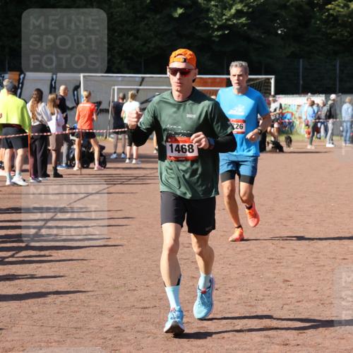 27.09.2026 - 35. Volkslauf durch das schöne Alstertal Strokosch-Dieckow http://msf.ph/oto/10584830 27.09.2026 11:50:29 Ziel 1468, 1726 meine-sportfotos.de