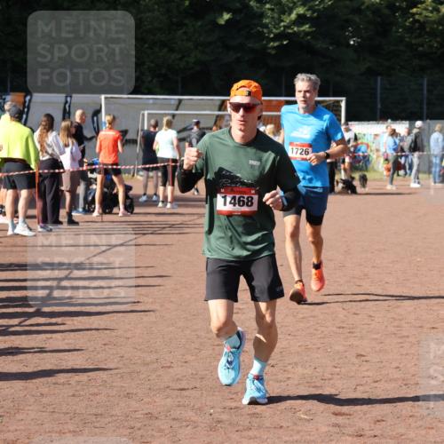 27.09.2026 - 35. Volkslauf durch das schöne Alstertal Strokosch-Dieckow http://msf.ph/oto/10584836 27.09.2026 11:50:29 Ziel 1468, 1726 meine-sportfotos.de