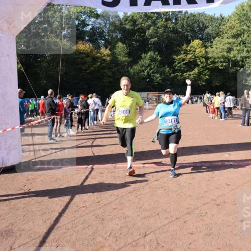 27.09.2026 - 35. Volkslauf durch das schöne Alstertal Strokosch-Dieckow http://msf.ph/oto/10584888 27.09.2026 11:50:23 Ziel 1468, 3189, 3191 meine-sportfotos.de