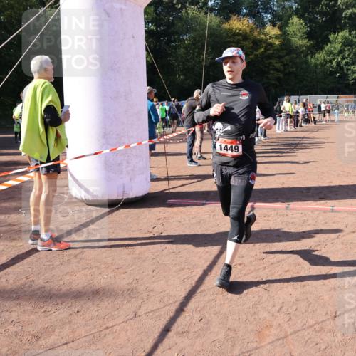 27.09.2026 - 35. Volkslauf durch das schöne Alstertal Strokosch-Dieckow http://msf.ph/oto/10584913 27.09.2026 11:50:16 Ziel 1449, 1515, 3043, 3044, 3189, 3191, 3193 meine-sportfotos.de