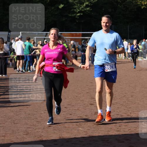 27.09.2026 - 35. Volkslauf durch das schöne Alstertal Strokosch-Dieckow http://msf.ph/oto/10584938 27.09.2026 11:33:16 Ziel 3077, 3078, 3114, 3226 meine-sportfotos.de