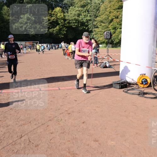 27.09.2026 - 35. Volkslauf durch das schöne Alstertal Strokosch-Dieckow http://msf.ph/oto/10584940 27.09.2026 11:50:15 Ziel 1449, 1515, 3043, 3044, 3189, 3191, 3193 meine-sportfotos.de