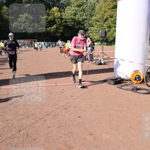 27.09.2026 - 35. Volkslauf durch das schöne Alstertal Strokosch-Dieckow http://msf.ph/oto/10584943 27.09.2026 11:50:15 Ziel 1449, 1515, 3043, 3044, 3189, 3191, 3193 meine-sportfotos.de
