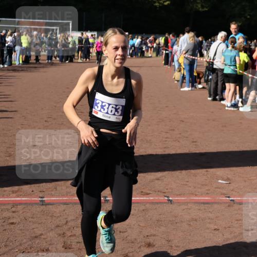 27.09.2026 - 35. Volkslauf durch das schöne Alstertal Strokosch-Dieckow http://msf.ph/oto/10584956 27.09.2026 11:33:05 Ziel 1426, 3363 meine-sportfotos.de