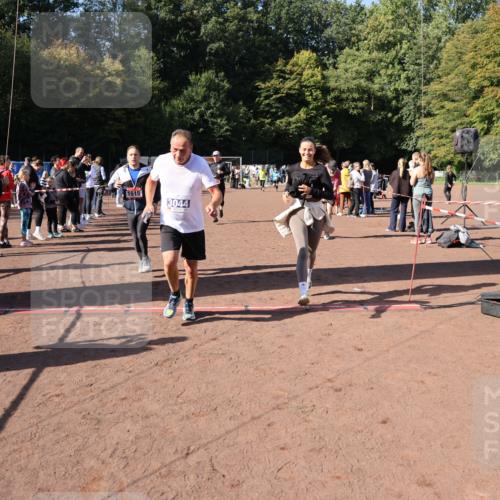 27.09.2026 - 35. Volkslauf durch das schöne Alstertal Strokosch-Dieckow http://msf.ph/oto/10584970 27.09.2026 11:50:12 Ziel 1449, 1515, 3043, 3044, 3193 meine-sportfotos.de