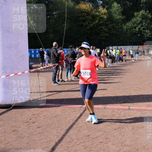 27.09.2026 - 35. Volkslauf durch das schöne Alstertal Strokosch-Dieckow http://msf.ph/oto/10584977 27.09.2026 11:48:47 Ziel 1483, 3301 meine-sportfotos.de