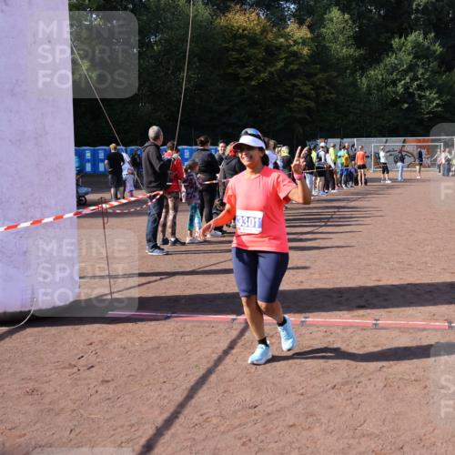 27.09.2026 - 35. Volkslauf durch das schöne Alstertal Strokosch-Dieckow http://msf.ph/oto/10584978 27.09.2026 11:48:47 Ziel 1483, 3301 meine-sportfotos.de