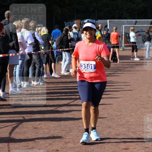 27.09.2026 - 35. Volkslauf durch das schöne Alstertal Strokosch-Dieckow http://msf.ph/oto/10584989 27.09.2026 11:48:45 Ziel 1483, 3301 meine-sportfotos.de