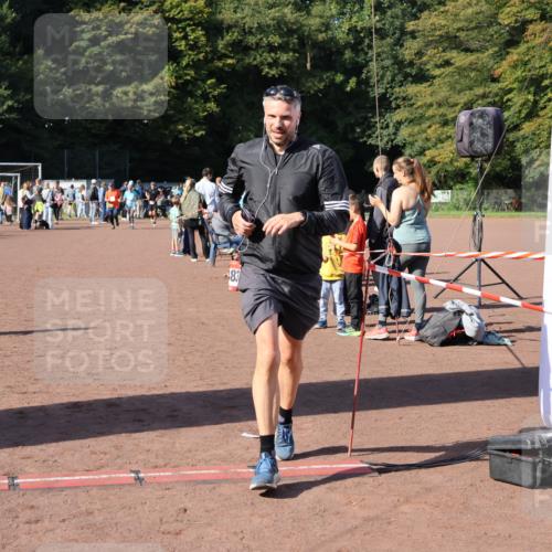 27.09.2026 - 35. Volkslauf durch das schöne Alstertal Strokosch-Dieckow http://msf.ph/oto/10584997 27.09.2026 11:48:43 Ziel 1483, 3301 meine-sportfotos.de