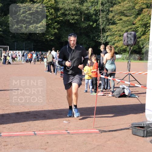 27.09.2026 - 35. Volkslauf durch das schöne Alstertal Strokosch-Dieckow http://msf.ph/oto/10585007 27.09.2026 11:48:43 Ziel 1483, 3301 meine-sportfotos.de