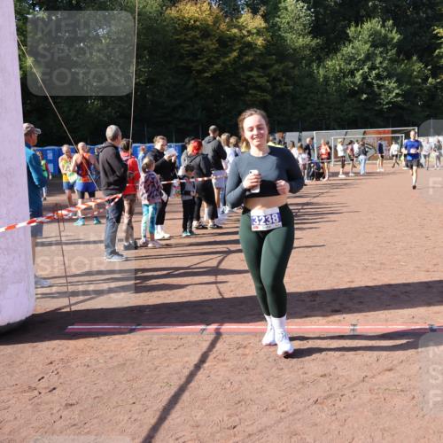 27.09.2026 - 35. Volkslauf durch das schöne Alstertal Strokosch-Dieckow http://msf.ph/oto/10585020 27.09.2026 11:50:02 Ziel 1544, 2422, 3156, 3238 meine-sportfotos.de