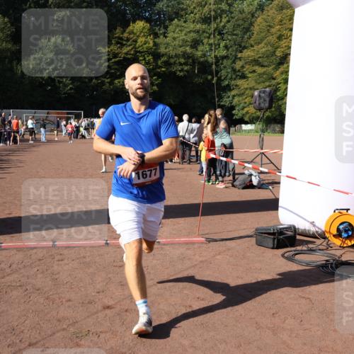 27.09.2026 - 35. Volkslauf durch das schöne Alstertal Strokosch-Dieckow http://msf.ph/oto/10585044 27.09.2026 11:48:31 Ziel 1491, 1677, 2980 meine-sportfotos.de