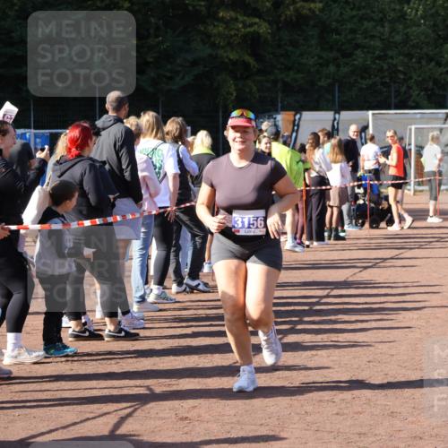 27.09.2026 - 35. Volkslauf durch das schöne Alstertal Strokosch-Dieckow http://msf.ph/oto/10585050 27.09.2026 11:49:57 Ziel 2422, 3156, 3238 meine-sportfotos.de