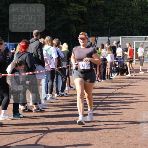27.09.2026 - 35. Volkslauf durch das schöne Alstertal Strokosch-Dieckow http://msf.ph/oto/10585056 27.09.2026 11:49:57 Ziel 2422, 3156, 3238 meine-sportfotos.de