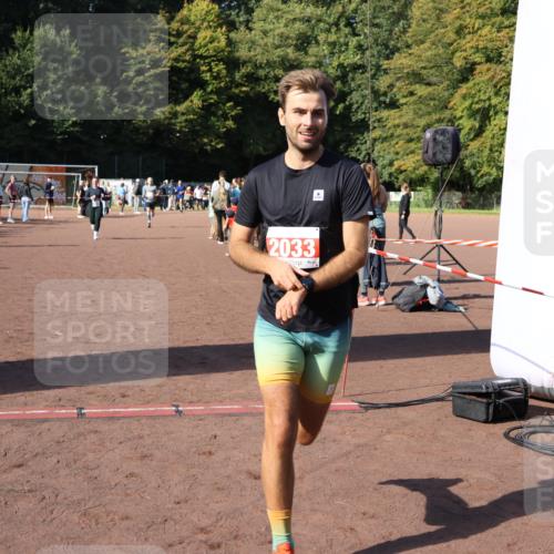 27.09.2026 - 35. Volkslauf durch das schöne Alstertal Strokosch-Dieckow http://msf.ph/oto/10585058 27.09.2026 11:49:53 Ziel 2033, 2422, 3156, 3223, 3238 meine-sportfotos.de