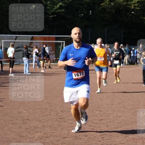 27.09.2026 - 35. Volkslauf durch das schöne Alstertal Strokosch-Dieckow http://msf.ph/oto/10585062 27.09.2026 11:48:29 Ziel 1491, 1677, 2438, 2980 meine-sportfotos.de