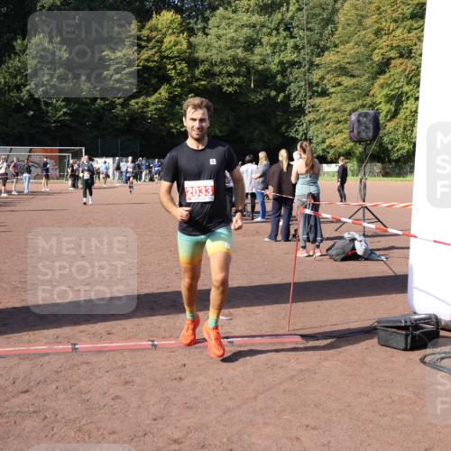 27.09.2026 - 35. Volkslauf durch das schöne Alstertal Strokosch-Dieckow http://msf.ph/oto/10585074 27.09.2026 11:49:53 Ziel 2033, 2422, 3156, 3223, 3238 meine-sportfotos.de