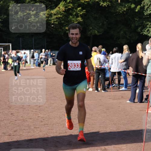 27.09.2026 - 35. Volkslauf durch das schöne Alstertal Strokosch-Dieckow http://msf.ph/oto/10585081 27.09.2026 11:49:52 Ziel 2033, 2422, 3156, 3223 meine-sportfotos.de