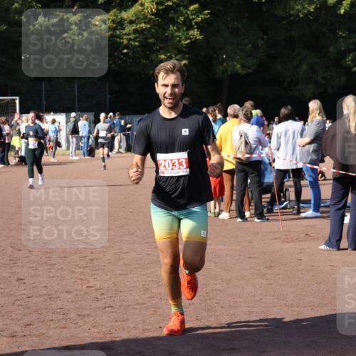 27.09.2026 - 35. Volkslauf durch das schöne Alstertal Strokosch-Dieckow http://msf.ph/oto/10585084 27.09.2026 11:49:52 Ziel 2033, 2422, 3156, 3223 meine-sportfotos.de